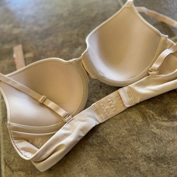 Skims Fits Everybody Demi T-shirt Bra Size 36A Sand - Picture 5 of 7